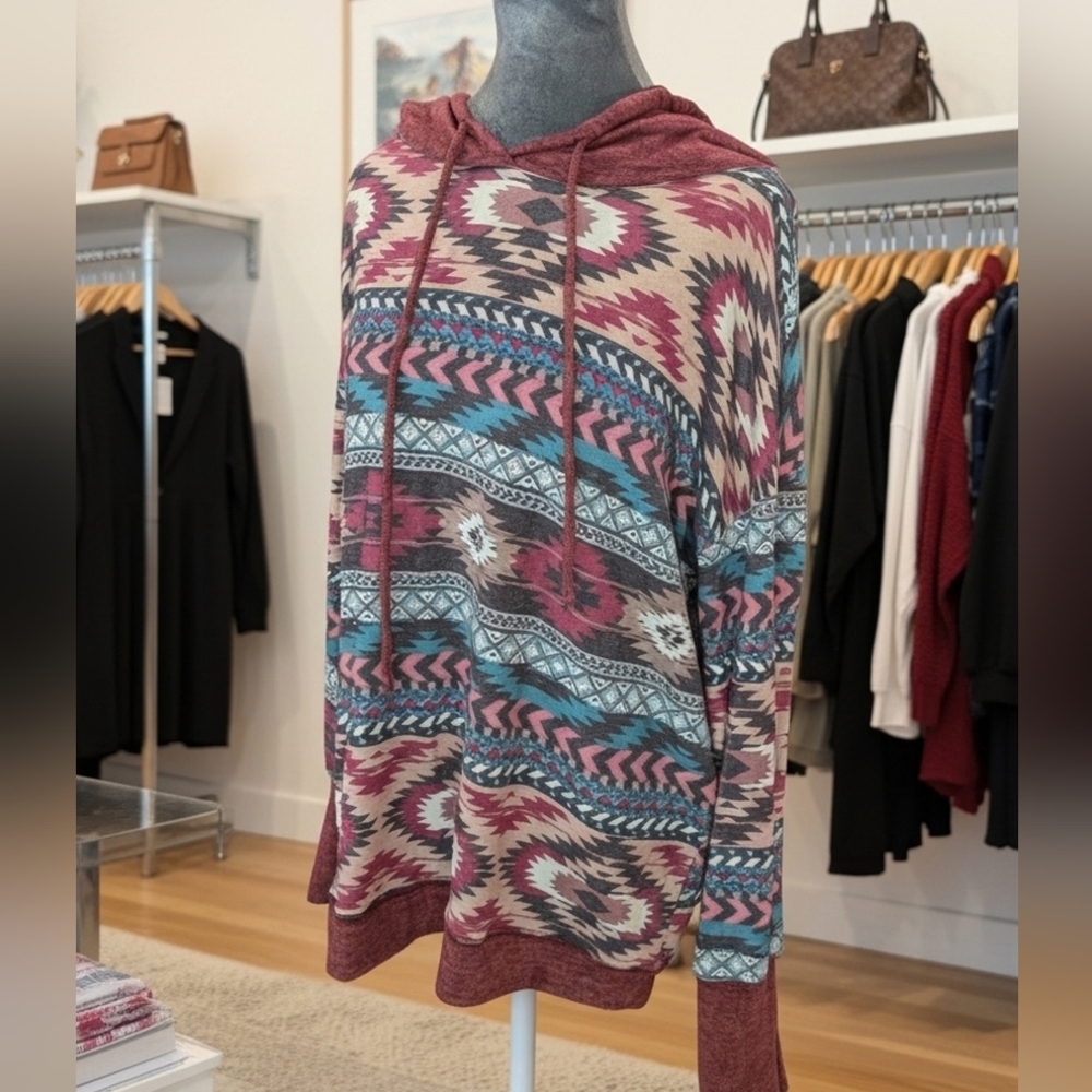Avery Apparel Company Women's M Multicolor Aztec Geometric Pullover Hoodie